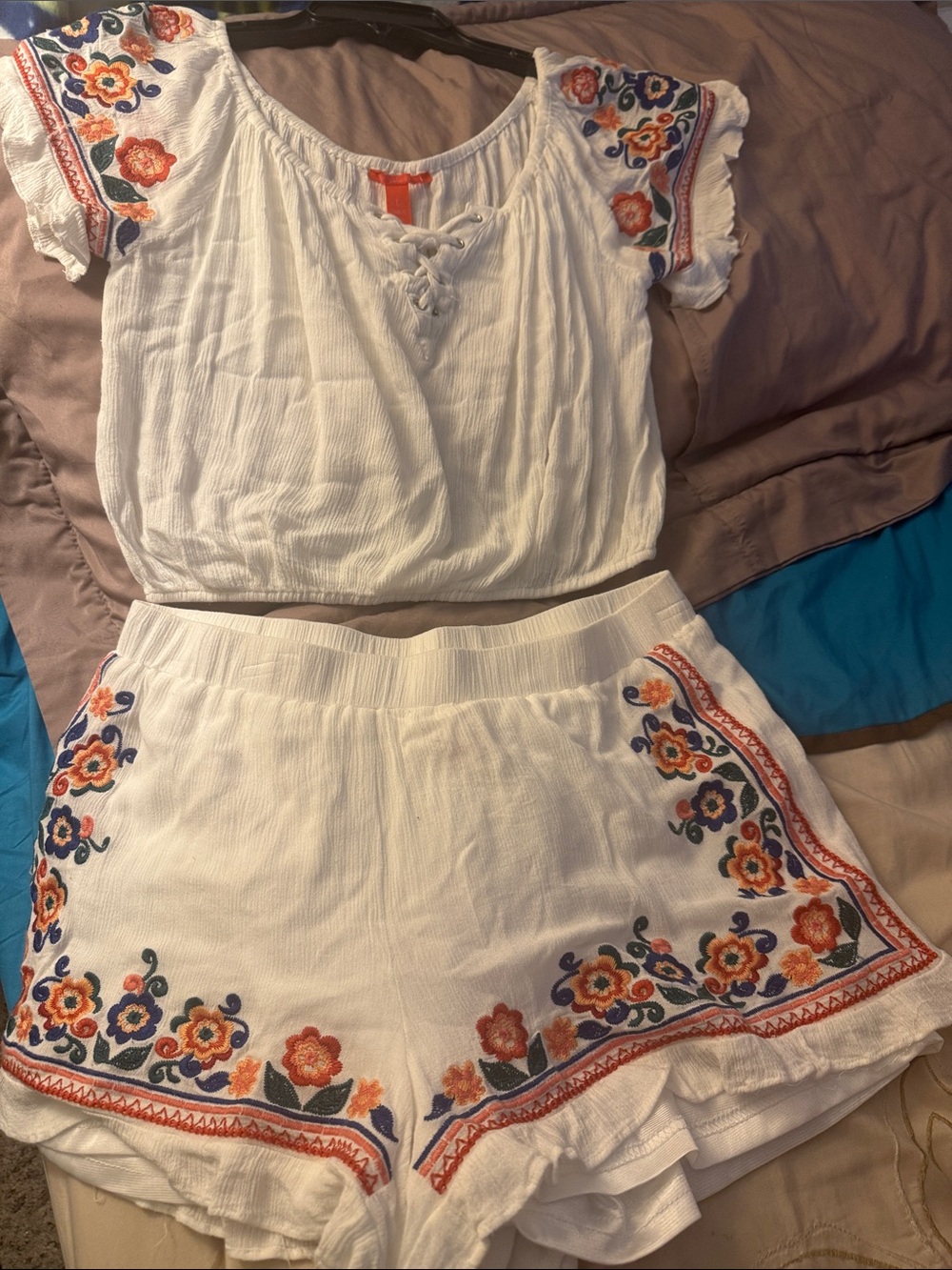 Chelsea & Violet White Embroidered Floral Shorts